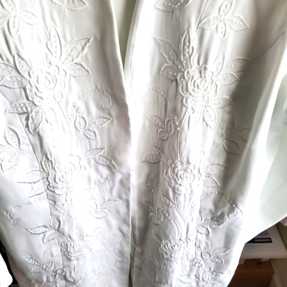 WHITE 2-PIECE SKIRT SUIT SIZE 22W. - Picture 4 of 6